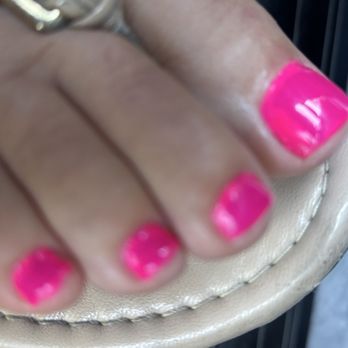 Hello Nails and Spa - Nail Salons Near Me - Lakewood, California