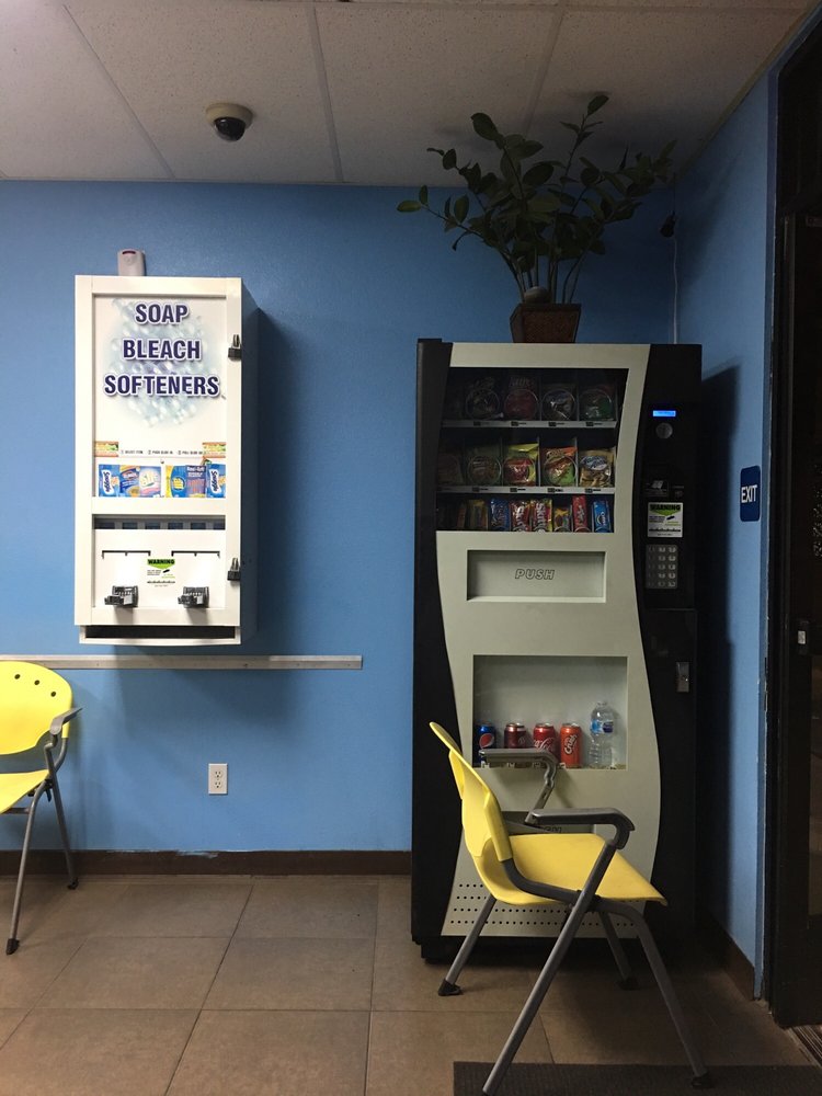 LUCKY LAUNDRY Updated June 2024 937 N Blackstone Ave, Fresno