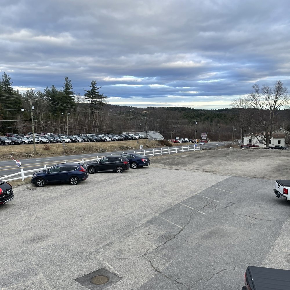Fody's Great American Tavern - Parking lot view from balcony - American Near Me - Derry, New Hampshire