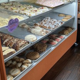 Nice variety of bread! Nice variety of bread!