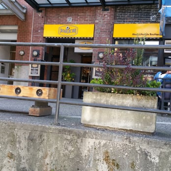 Revolucion - Shop front - Tobacco Shops Near Me - Vancouver, British Columbia