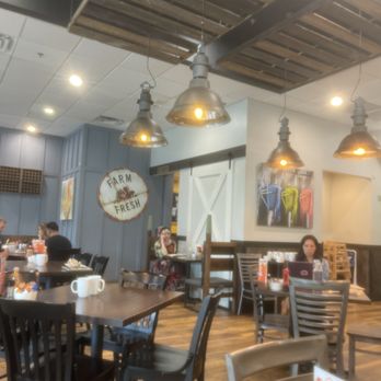 First Watch - The dinning area - Breakfast & Brunch Near Me - Hollywood, Florida