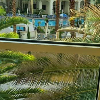 Seabreeze Cafe - View of Mandalay Bay Beach Resort - Cafes Near Me - Las Vegas, Nevada Seabreeze Cafe - View of Mandalay Bay Beach Resort - Cafes Near Me - Las Vegas, Nevada