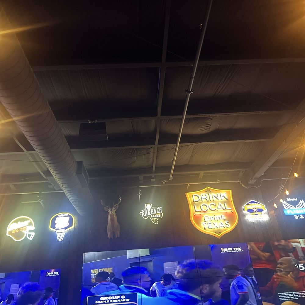 Little Woodrow's Webster - Sports Bars Near Me - Webster, Texas