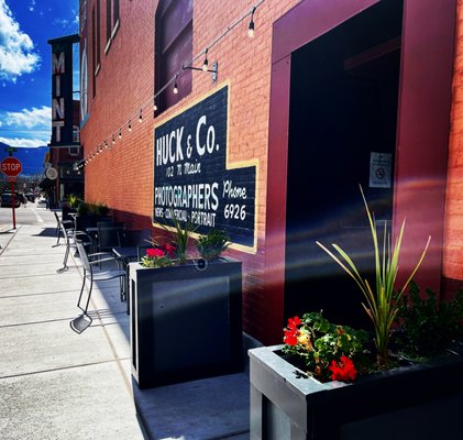 The Mint Bar and Grill by null