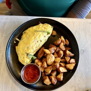 Babo Detroit - Omelette with chorizo - New American Near Me - Detroit, Michigan Babo Detroit - Omelette with chorizo - New American Near Me - Detroit, Michigan