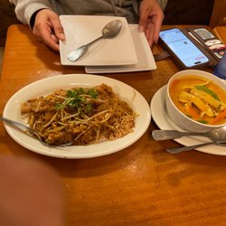 Noodles Noodles - Pad Thai and red curry