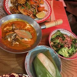 Pad thai, beef stew, sticky rice, broccoli side