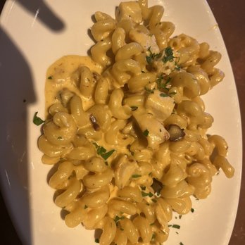 Old Town Pour House - Mac and cheese - chicken tasted frozen - American Near Me - Oak Brook, Illinois