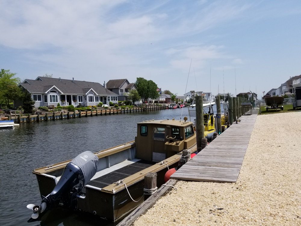 HOLIDAY HARBOR MARINA Updated August 2024 14 Photos 115 Admiral