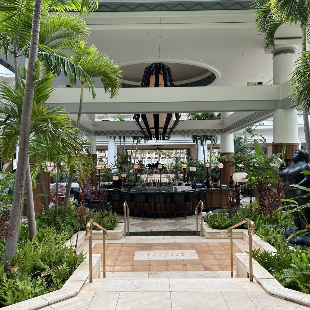 Botero Lounge - Lounges Near Me - Kihei, Hawaii