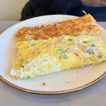 The Jagged Fork - Make your own omelette, ham, peppers, onions, and cheddar with hashbrowns - Waffles Near Me - Lathrup Village, Michigan The Jagged Fork - Make your own omelette, ham, peppers, onions, and cheddar with hashbrowns - Waffles Near Me - Lathrup Village, Michigan