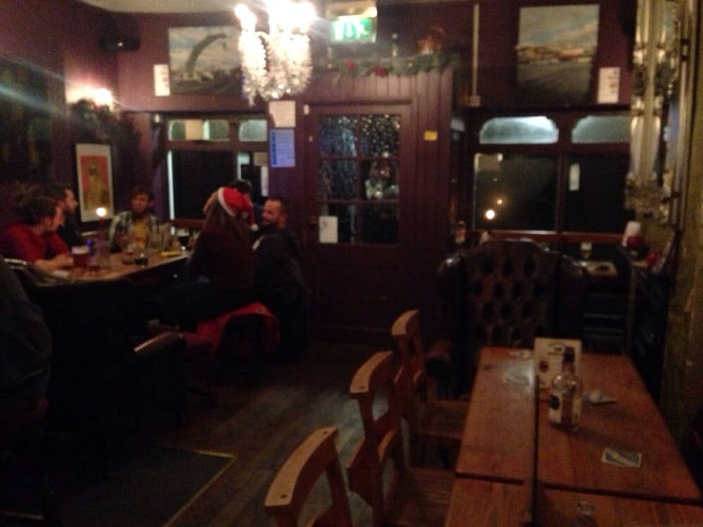 GOLDEN GUINEA 19 Guinea Street, Bristol, United Kingdom Pubs