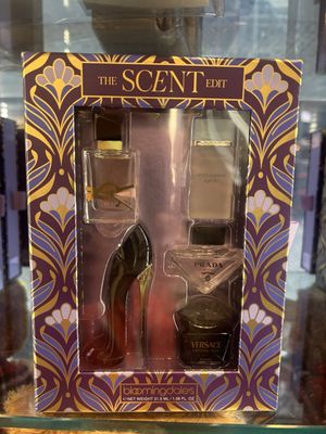 Bloomingdale's by null