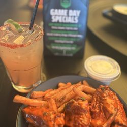 Five O Fore - Spicy margarita & buffalo wings with fries