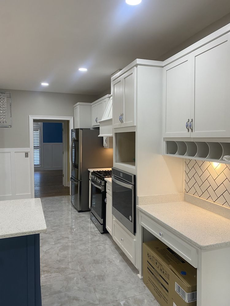 Slide of Visionary Homes and Investments