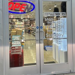 Diamond Beauty Supply - Front doors