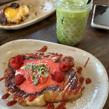Blue Whale - Classic French Toast - Cafes Near Me - La Jolla, California