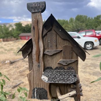 Walker Burger - Bird houses everywhere - Burgers Near Me - Coleville, California Walker Burger - Bird houses everywhere - Burgers Near Me - Coleville, California