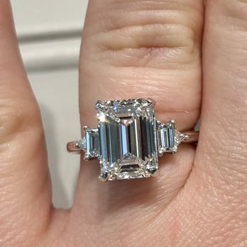 Shane Co. - A Paris setting customized to accommodate a 3.5 carat diamond. - Jewelry Near Me - Roseville, California Shane Co. - A Paris setting customized to accommodate a 3.5 carat diamond. - Jewelry Near Me - Roseville, California