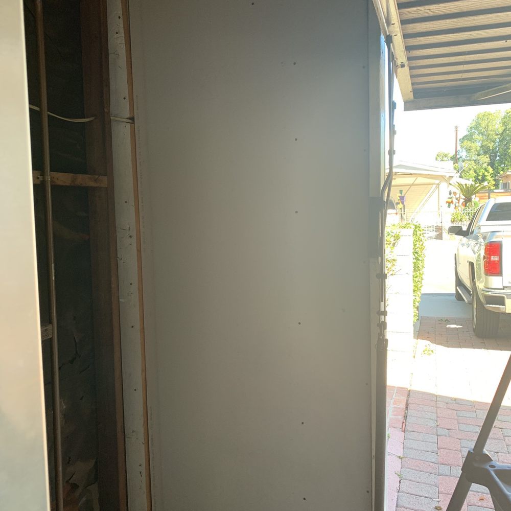 Salomon Services - Hung the drywall - Handyman Near Me Salomon Services - Hung the drywall - Handyman Near Me