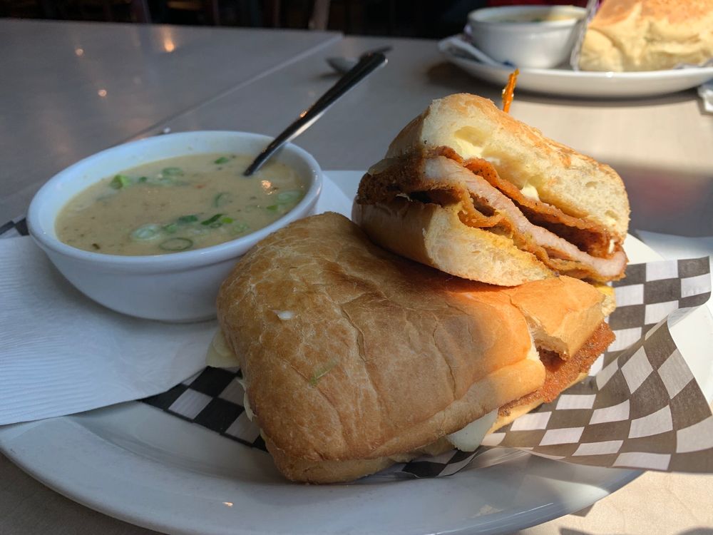 HELMUT’S SAUSAGE KITCHEN Updated September 2024 19 Photos & 12