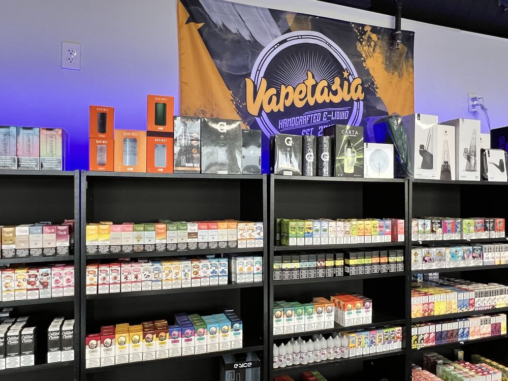 OVERLAND PARK VAPE SHOP Updated June 2024 1017 Photos 8290 W