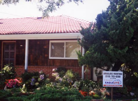 Slide of Araujo's Roofing