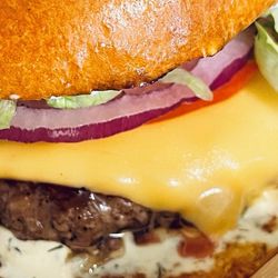 Good Vybz Eatz & Drinkz - Cheeseburger with secret sauce