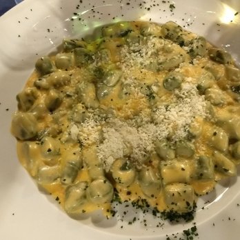 L'Abate - Potato and spinach gnocchi with salmon sauce - Italian Near Me - Sorrento, NA
