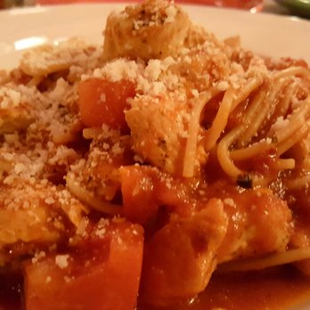 Café Figaro - Spaghetti de pollo picante - Italian Near Me - Burlingame, California Café Figaro - Spaghetti de pollo picante - Italian Near Me - Burlingame, California