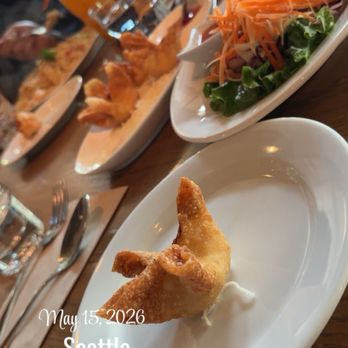 Bai Tong Thai Street Cafe - crab wontons - Thai Near Me - Seattle, Washington
