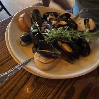 Granary Tavern - Mussels in garlic sauce - New American Near Me - Boston, Massachusetts Granary Tavern - Mussels in garlic sauce - New American Near Me - Boston, Massachusetts