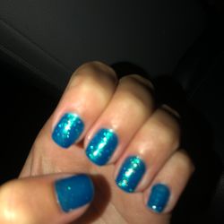 Fashion Nails - Nail polish in cuticle