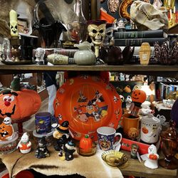 Town Peddler Craft and Antique Mall - Vintage Halloween items
