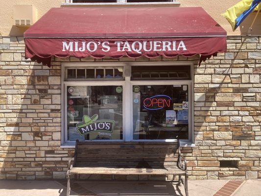 Mijo's Taqueria by null