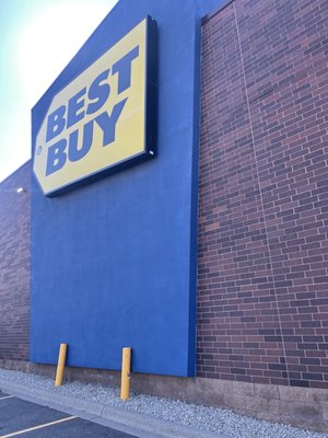 Best Buy by null