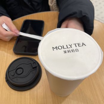 Molly Tea - Double cap was interesting, maybe to avoid spills - Bubble Tea Near Me - Sunnyvale, California Molly Tea - Double cap was interesting, maybe to avoid spills - Bubble Tea Near Me - Sunnyvale, California