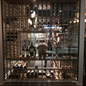 Hennen's - Steakhouses Near Me - Chattanooga, Tennessee