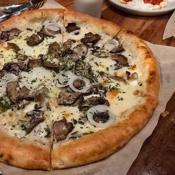 North Italia - Funghi Pizza - Italian Near Me - McLean, Virginia
