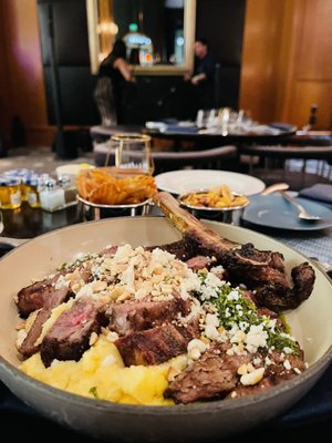 THE Blvd Restaurant and Lounge by null
