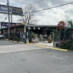 El Mercado Market - Storefront