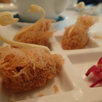 晶荷軒 - close up of swan taro puff - Cantonese Near Me - Hong Kong, HK 晶荷軒 - close up of swan taro puff - Cantonese Near Me - Hong Kong, HK