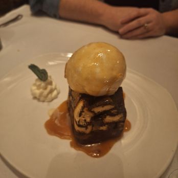 Le Moo - Bread pudding - Steakhouses Near Me - Louisville, Kentucky Le Moo - Bread pudding - Steakhouses Near Me - Louisville, Kentucky