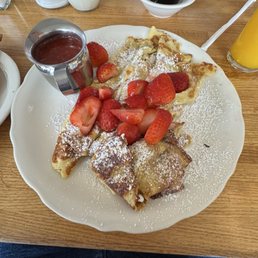 Fresh Strawberry Crepes