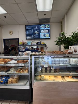 Ba-Le Sandwich Shop by null