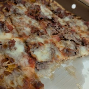 Lou Malnati's Pizzeria - Nothing fresh about this. Italian beef was nothing more than deli meat - Pizza Near Me - Chicago, Illinois Lou Malnati's Pizzeria - Nothing fresh about this. Italian beef was nothing more than deli meat - Pizza Near Me - Chicago, Illinois