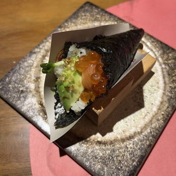 Oza Izakaya - Salmon Hand Roll - Izakaya Near Me - Orlando, Florida