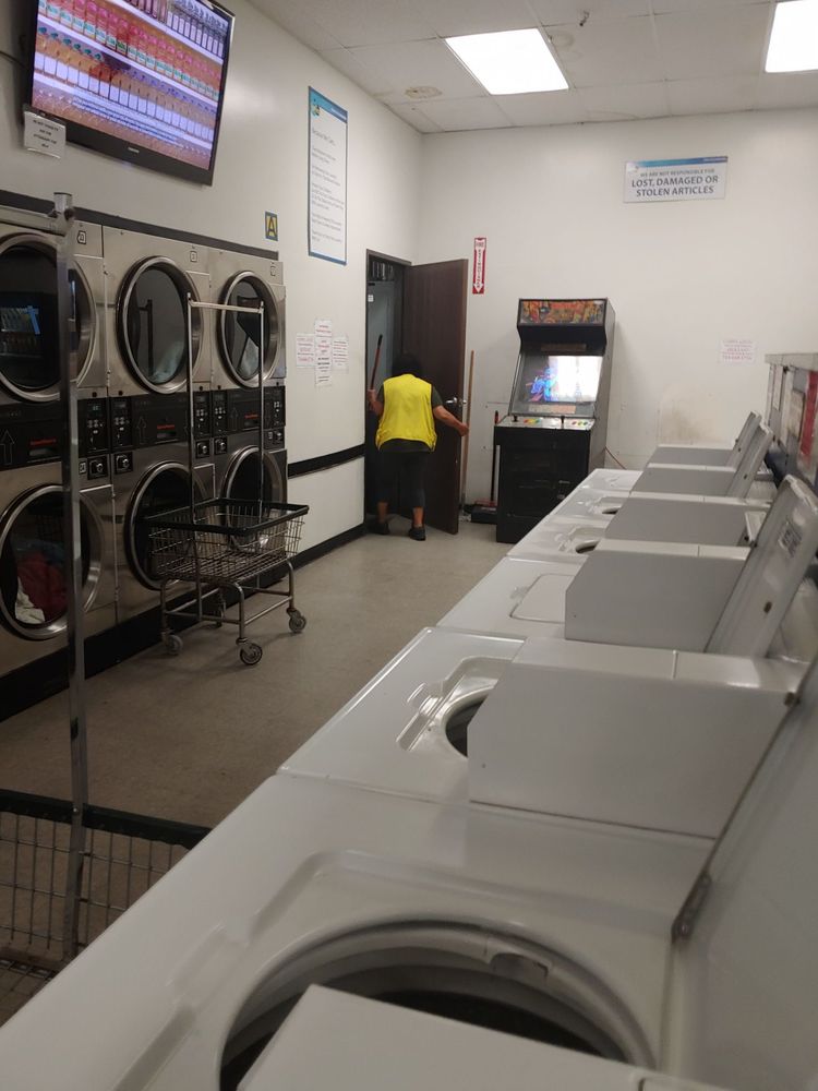 SPINCYCLE COIN LAUNDRY 909 N Euclid St, Anaheim, California