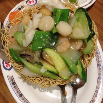 Pho Com 99 - Chow mein- noodles were sponges but the sauce and veggies were tasty - Vietnamese Near Me - Mississauga, Ontario
